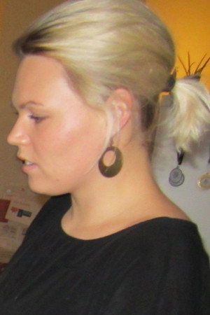 Cover image for Julie Holst