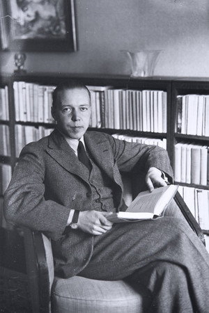 Cover image for Mika Waltari