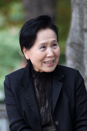 Cover image for 박정자