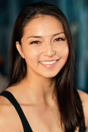 Cover image for Chau Naumova