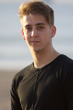 Cover image for Isaac Lupien