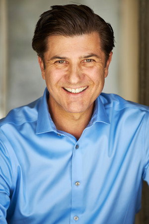 Cover image for Ethan Flower