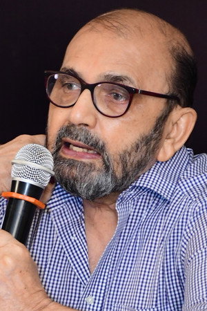 Cover image for Vinay Shukla