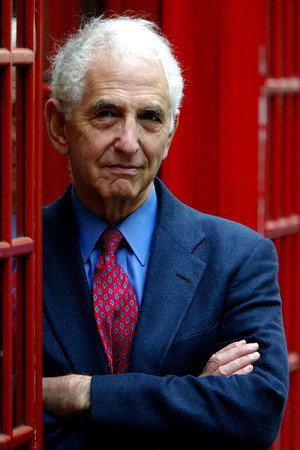 Cover image for Daniel Ellsberg