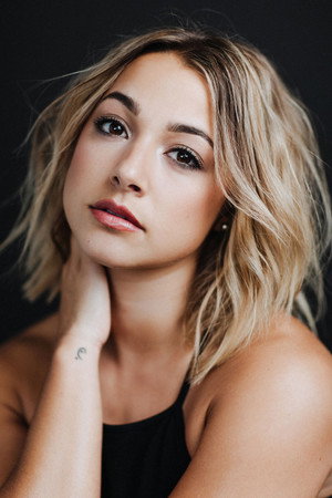 Cover image for Shanie Blais