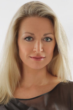 Cover image for Elia Nichols