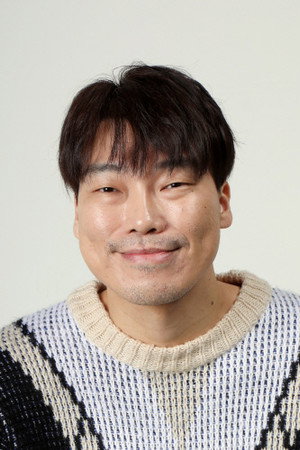 Cover image for Bae Jin-woong