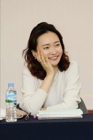Cover image for Jung Hyun-jung