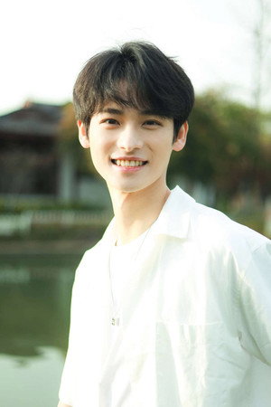 Cover image for Quan Yilun