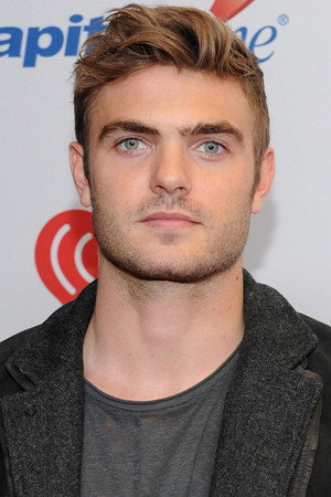 Cover image for Alex Roe