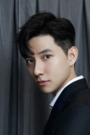 Cover image for 彭千祐