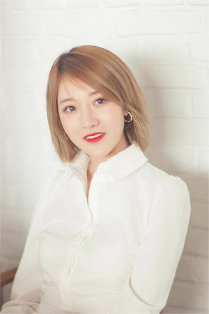 Cover image for 王小艾