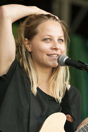 Cover image for Ella van der Woude