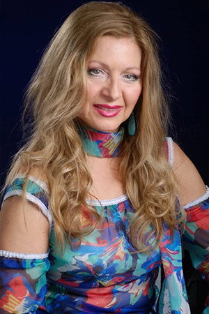 Cover image for Danica Maksimović