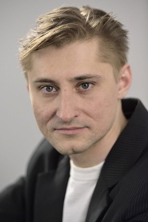 Cover image for Олег Сенченко