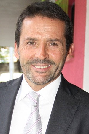 Cover image for Alejandro Aragón