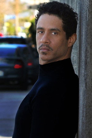 Cover image for Adolfo Quinones