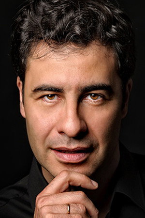 Cover image for Alejandro Román