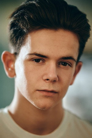 Cover image for Oaklee Pendergast