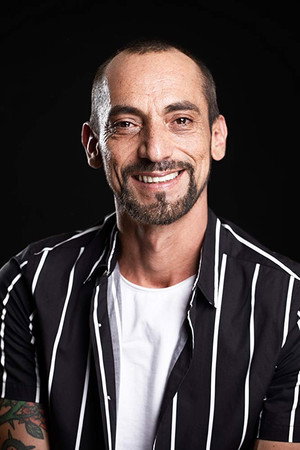 Cover image for Carlos Valencia