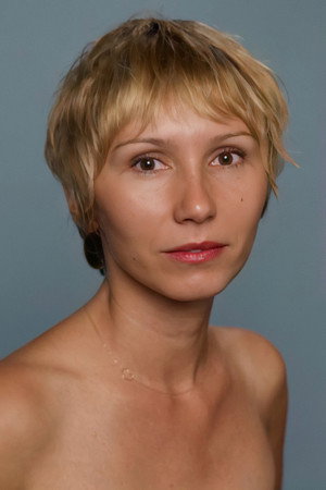 Cover image for Dinara Drukarova