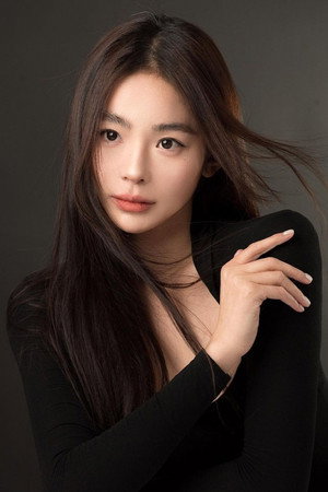 Cover image for Yaxi Liu
