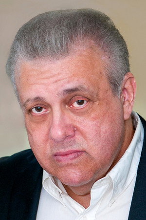 Cover image for Vic Polizos