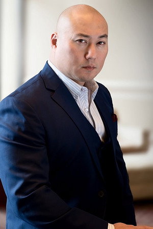 Cover image for Leo Chiang