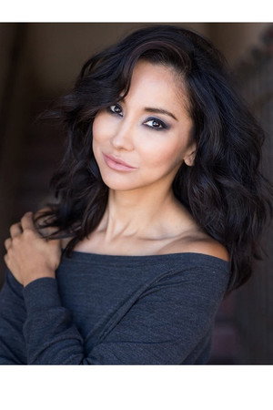 Cover image for Carolina Hoyos