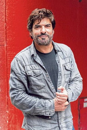 Cover image for Roberto Vallejos