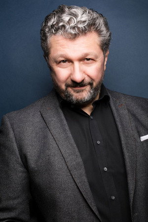 Cover image for Aykut Kayacık