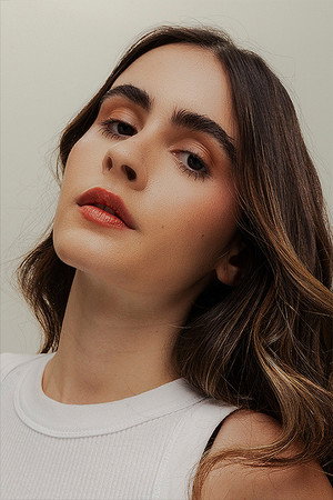 Cover image for Valentina Herszage