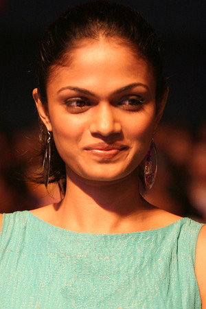 Cover image for Suchitra