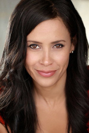 Cover image for Carmen Gloria Pérez