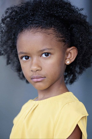 Cover image for Estella Kahiha