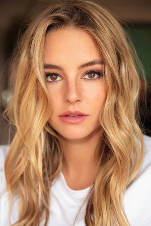 Cover image for Hassie Harrison