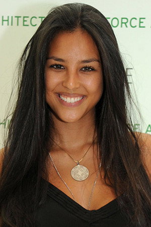 Cover image for Yanna Lavigne