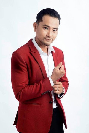 Cover image for Huỳnh Đông