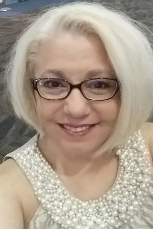 Cover image for Gloria Bishop