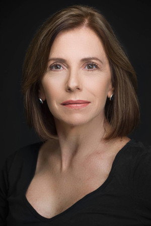 Cover image for Claudia Lobo