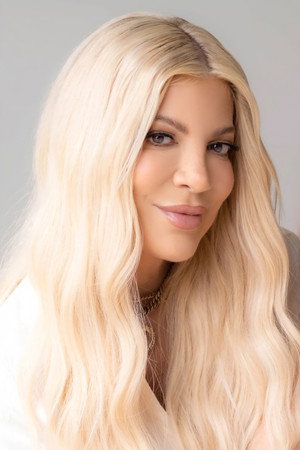 Cover image for Tori Spelling