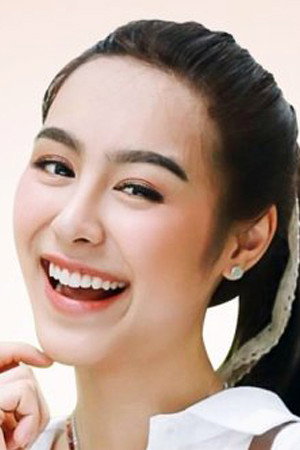 Cover image for ปุญญ์ปรีดี คุ้มพร้อม รอดสวาสดิ์