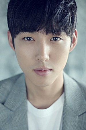 Cover image for 백성현