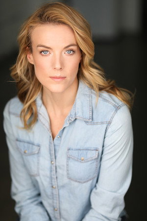 Cover image for Rhiannon Roberts