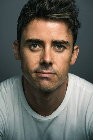 Cover image for Julian Curtis