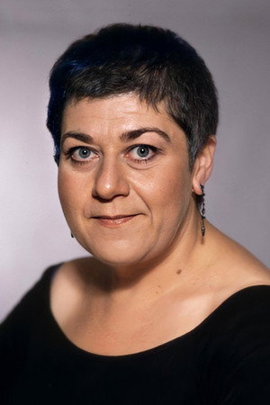 Cover image for Serra Yılmaz