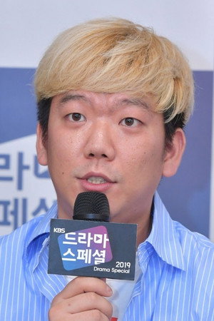 Cover image for Lee Hyun-seok