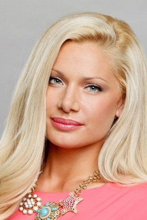 Cover image for Janelle Pierzina