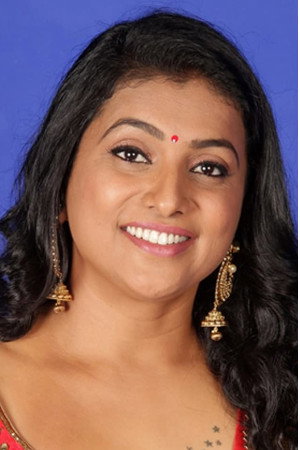 Cover image for Roja Selvamani