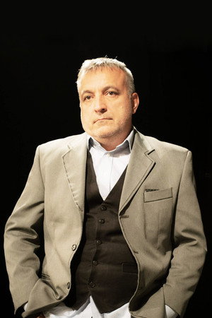 Cover image for Robert Yanakiev
